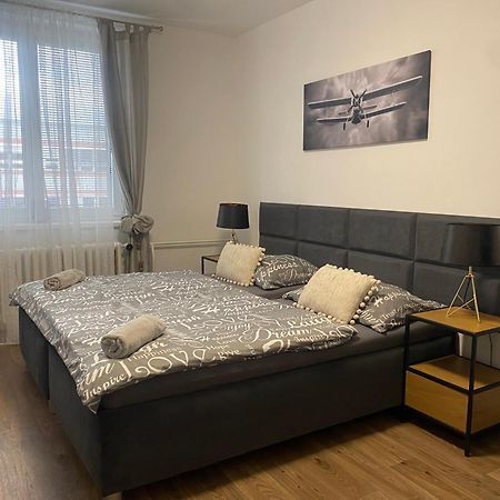 Cerna Ruze - Apartman 3 เปิลเซน ภายนอก รูปภาพ