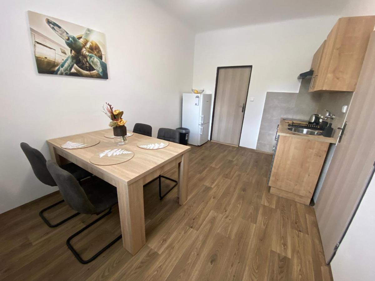 Cerna Ruze - Apartman 3 เปิลเซน ภายนอก รูปภาพ