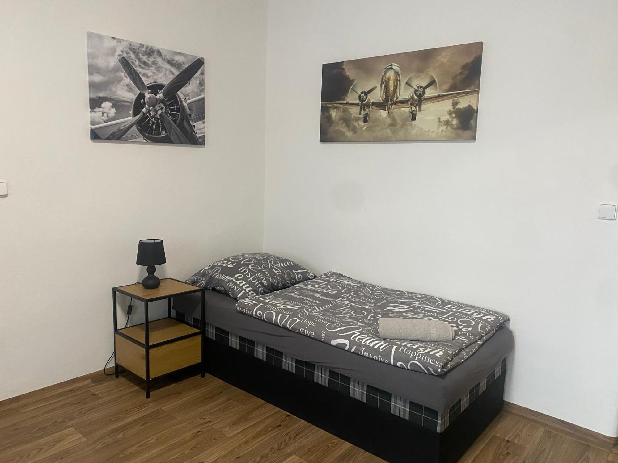 Cerna Ruze - Apartman 3 เปิลเซน ภายนอก รูปภาพ
