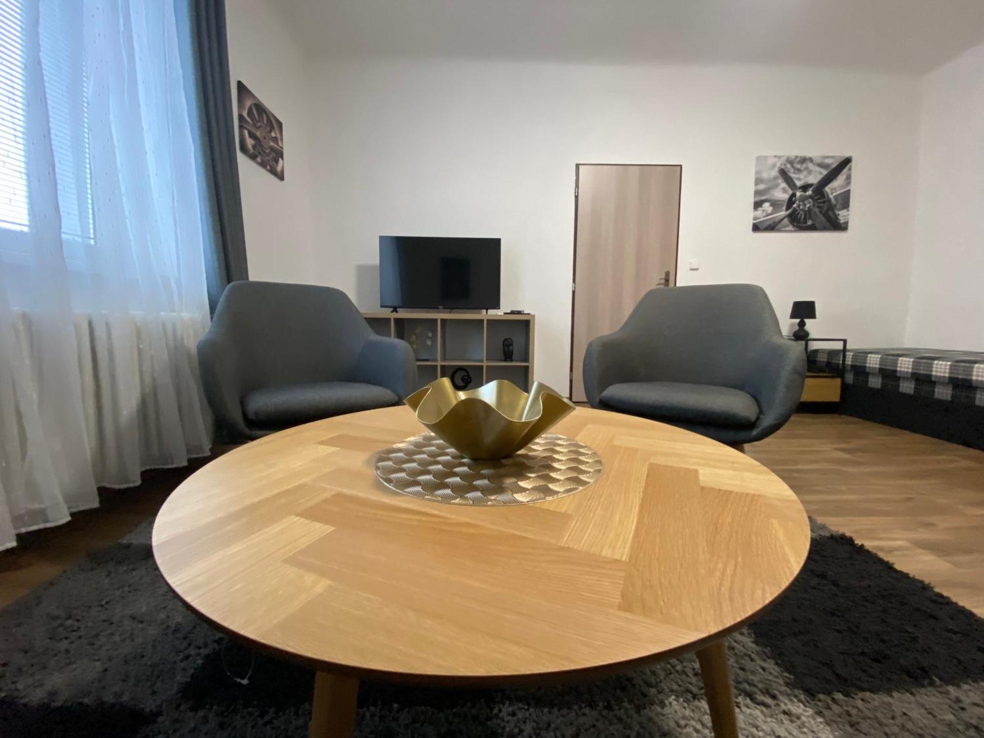 Cerna Ruze - Apartman 3 เปิลเซน ภายนอก รูปภาพ