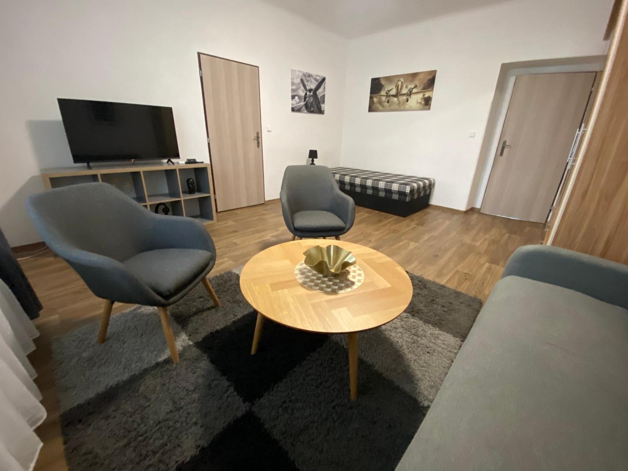 Cerna Ruze - Apartman 3 เปิลเซน ภายนอก รูปภาพ