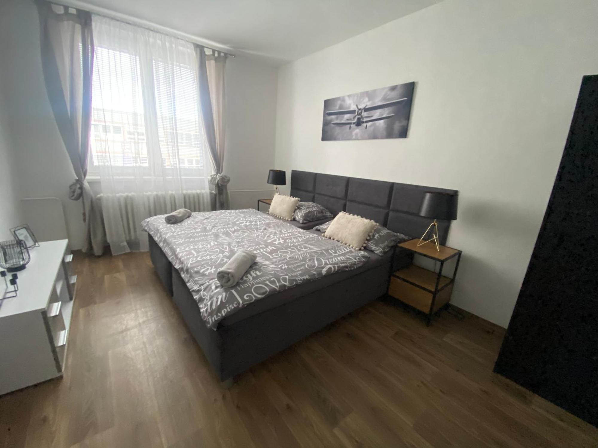 Cerna Ruze - Apartman 3 เปิลเซน ภายนอก รูปภาพ